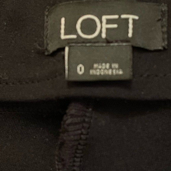 LOFT 0 fitted riding style pants. Black. 0. EUC - Picture 6 of 11